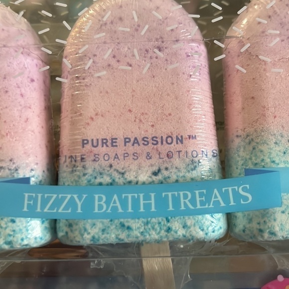 PURE Passion Fizzy Bath Treat Berry Smoothie Pop NIB - Picture 2 of 3